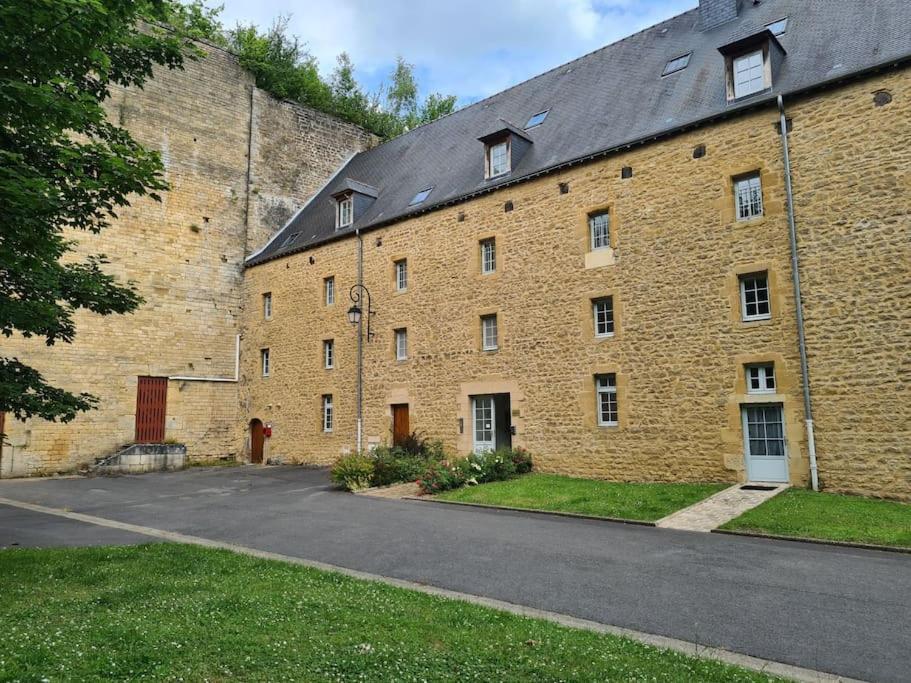 Aux Remparts Du Chateau Sedan Esterno foto